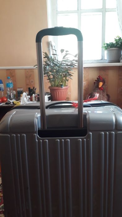 Чемодан пластик большой