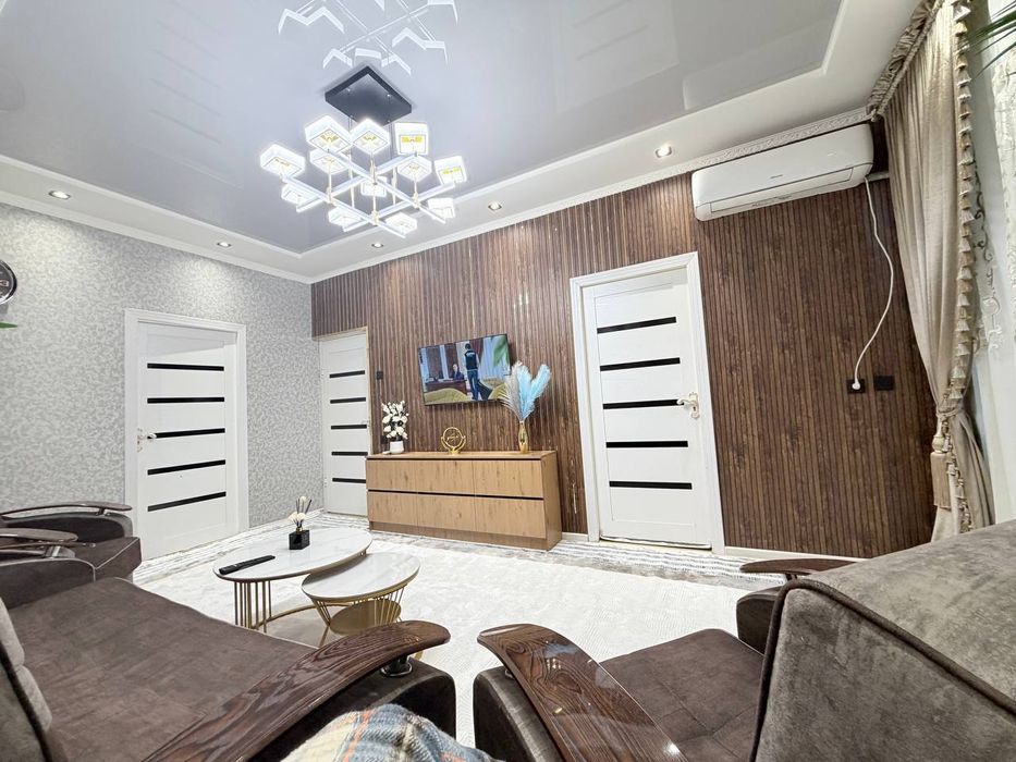 Чиланзар-11кв 2/1/4. 50м2 Срочно Продам квартиру срочно