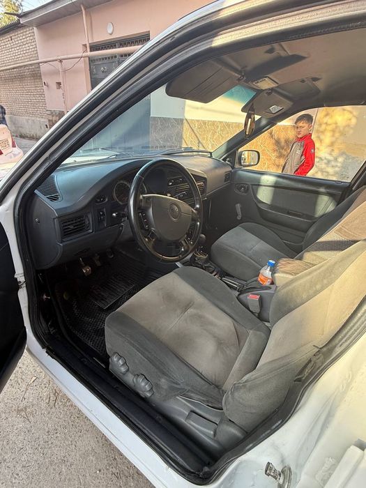 Продам машину нехиа 2