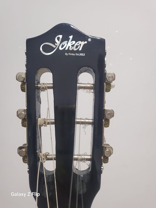 Гитара почти новая