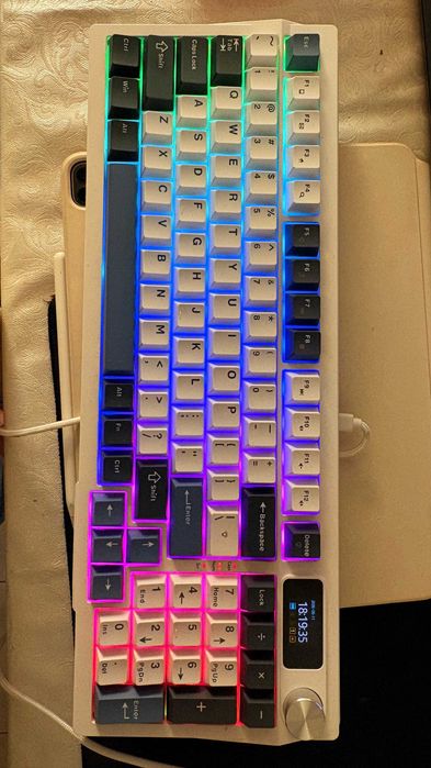 Tastatură Mecanică AQIRYS Atria RGB (White) + Toate Accesoriile Originale