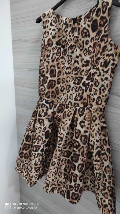 Дамска рокля подходяща за повод