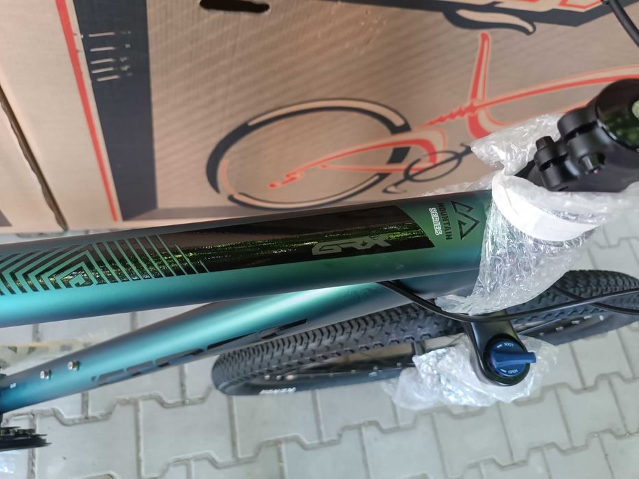 НОВ велосипед 29" Cross GRX 9