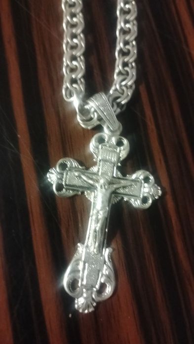 Продам крест с цепочкой