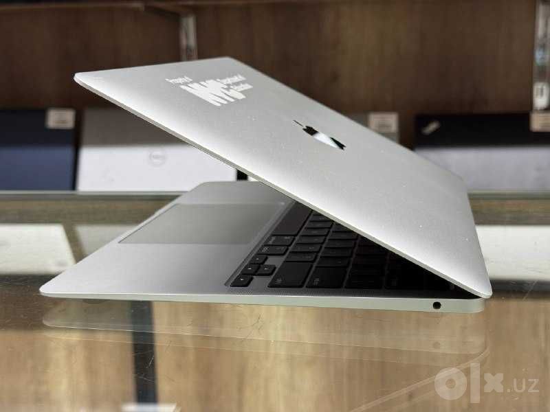 MacBook Air 13 M1 2020 ram 8 ssd 128 Как новый 1 цикл