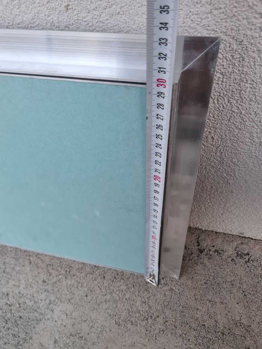 Ревизия алуминиева с вратичка  за плочка 90/30 см