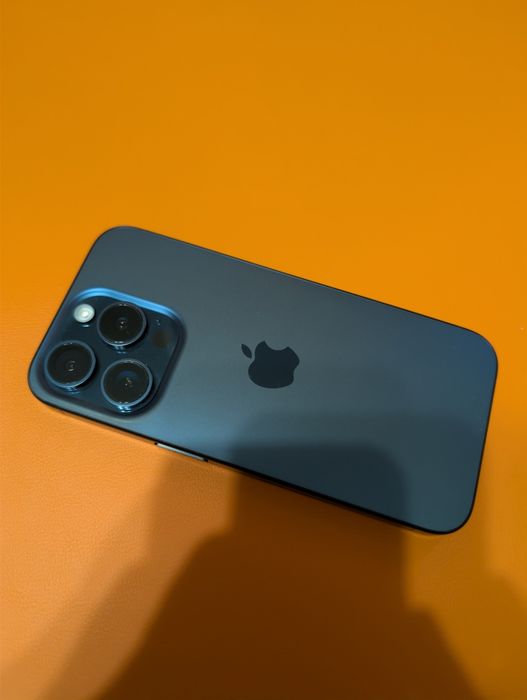 Продам свой iPhone 15 PRO Esim 128gb