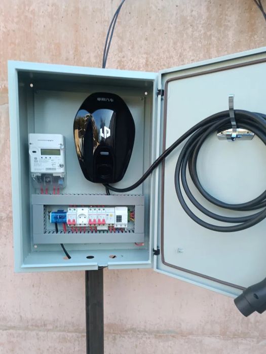 Установка зарядное устройство готовые Электрощит для установки