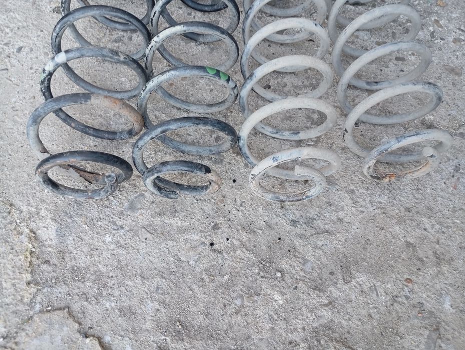 Задни пружини VW Golf 4