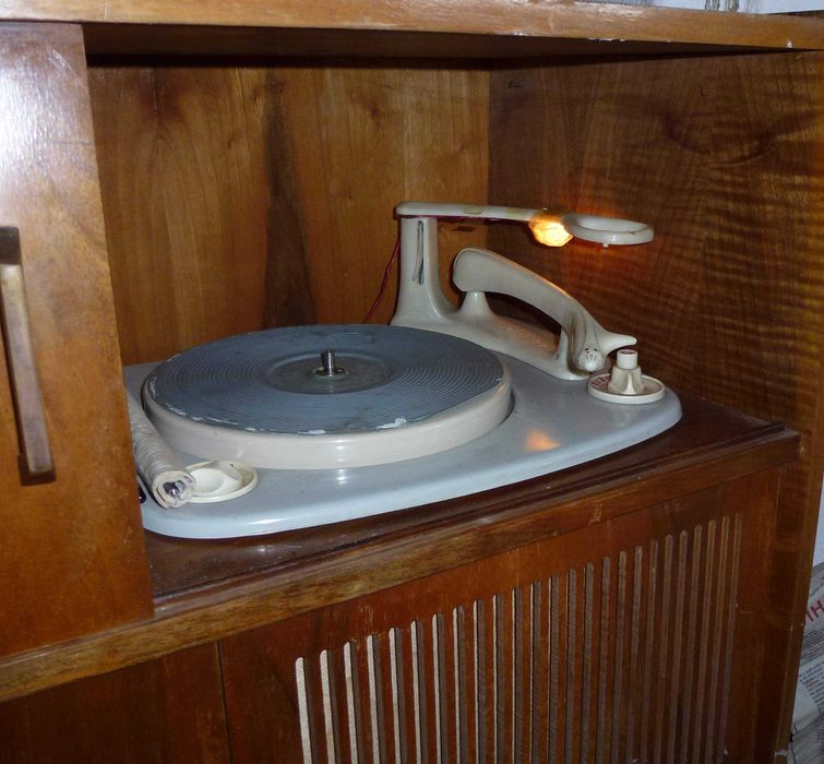 Ремонт, профилактика, поддръжка, възстановяване и модване на ГРАМОФОНИ