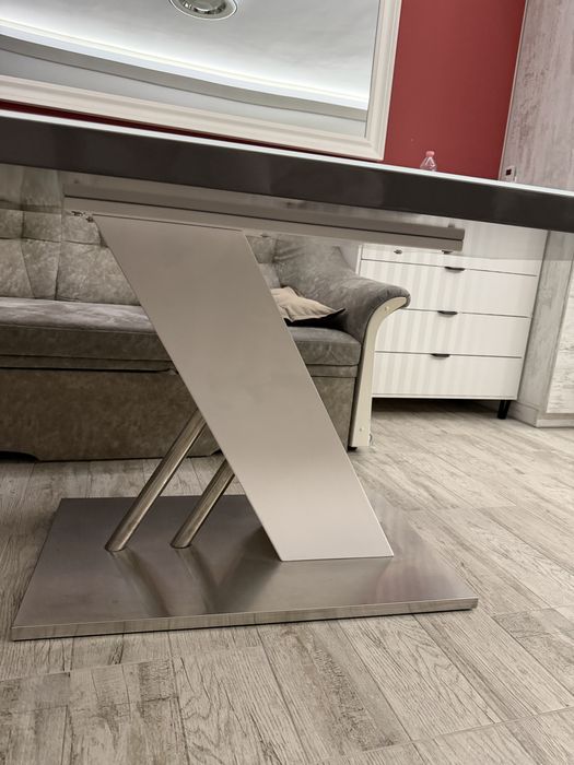 Холна/Трапезна маса КАТО НОВА!