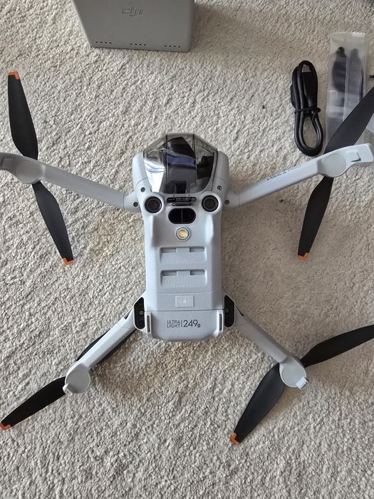 DJI Mini 4 Pro Fly More Combo RC2