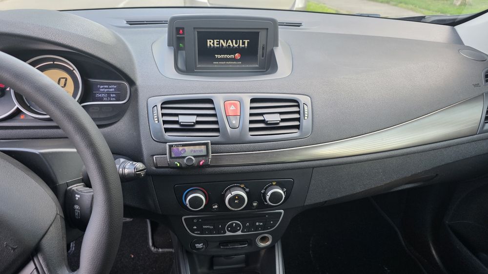 Renault Megan lll 1.5 Dci * An 2011 * Cutie Manuala * Euro 5