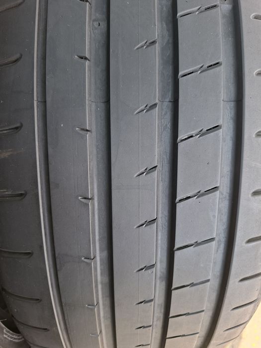 Продам шины 255/45/21 якохама