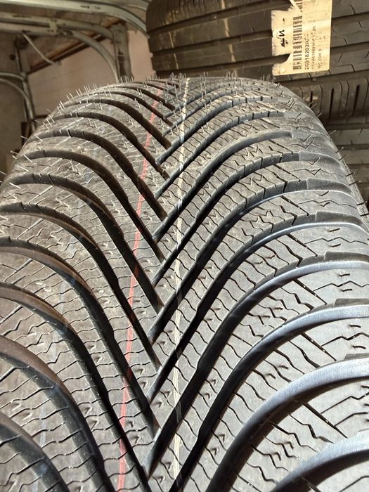 Set 4 anvelope de iarnă Michelin Alpin 5 – 215/55 R17 94V – NOI 0 KM