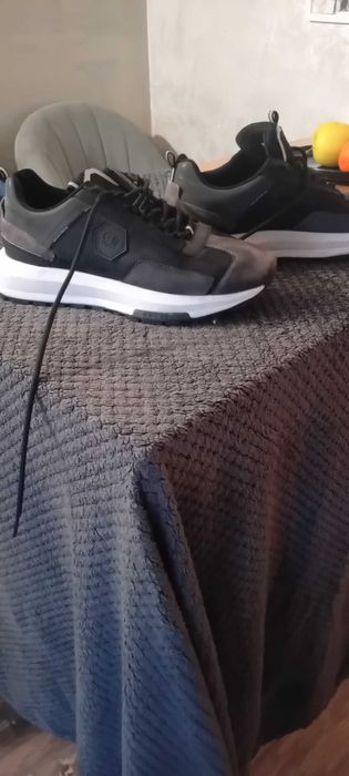 Маратонки кроиф обувани веднъж изпращам с преглед и тест