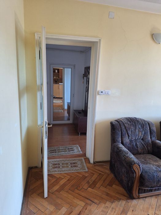 Garsoniera de vz 36 metri patrati utili etaj 3 pe mijloc zona Dimitrov
