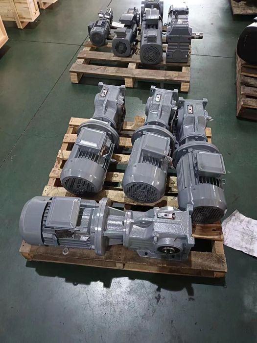 Мотор редуктор