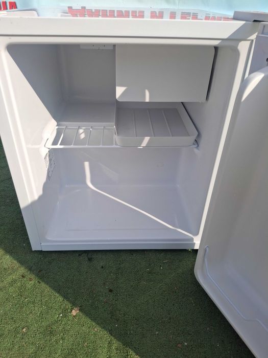 Малък хладилник мини бар