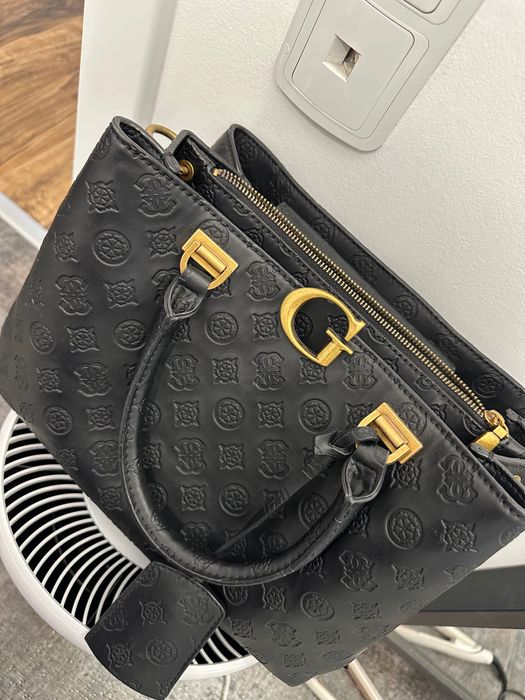 Дамска чанта Guess