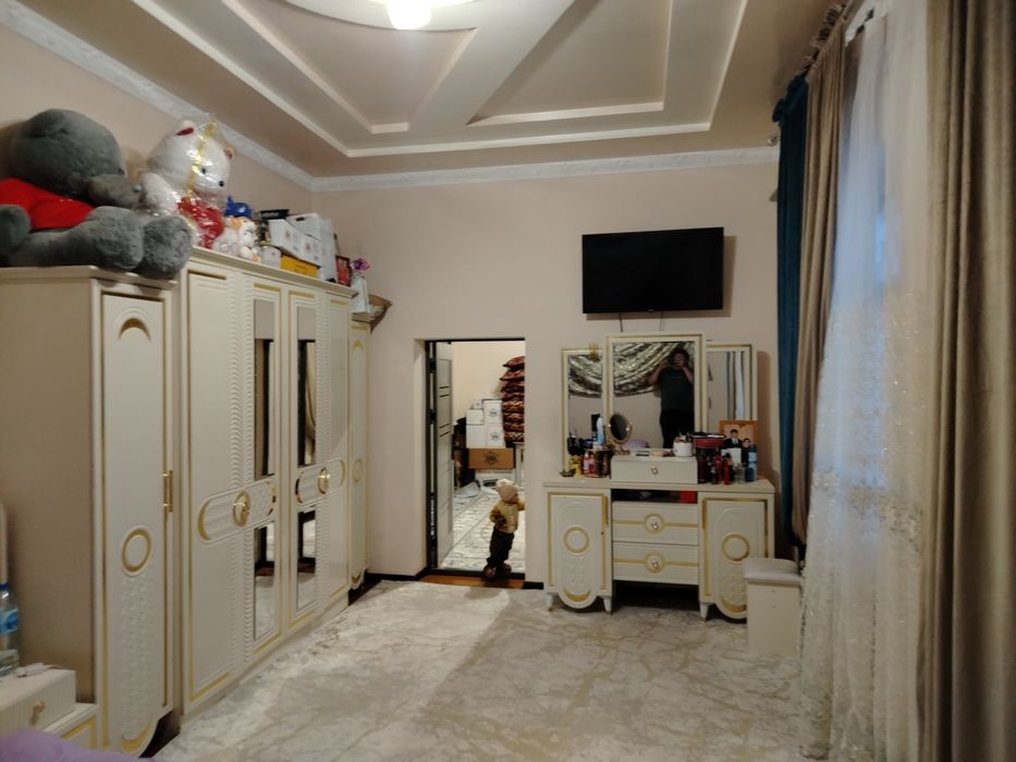 Ховли сотилади срочна