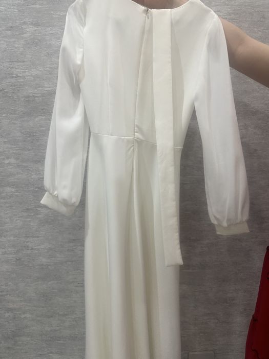 Продам белое платье