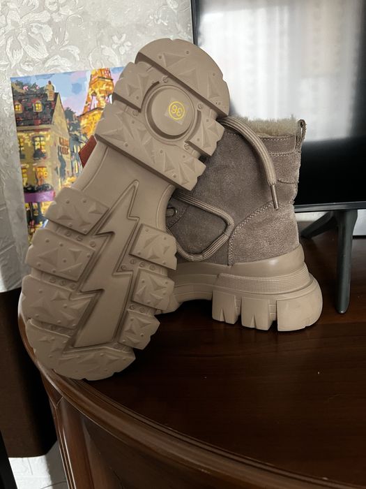 Ботинки зимние 36