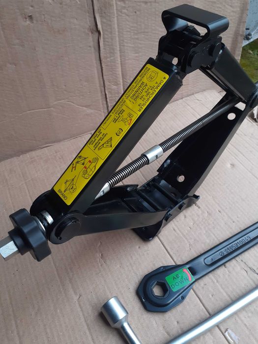 Cric,cheie de roti MERCEDES ML, GL, GLE, GLS, GLC, GLK, GLA