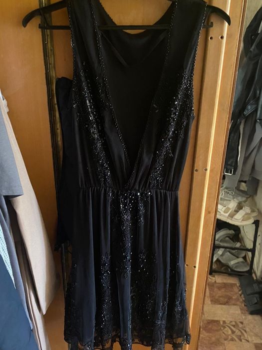 Продам вечерние очень стильное платье