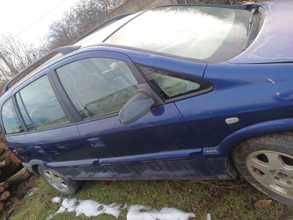 Vând Opel Zafira