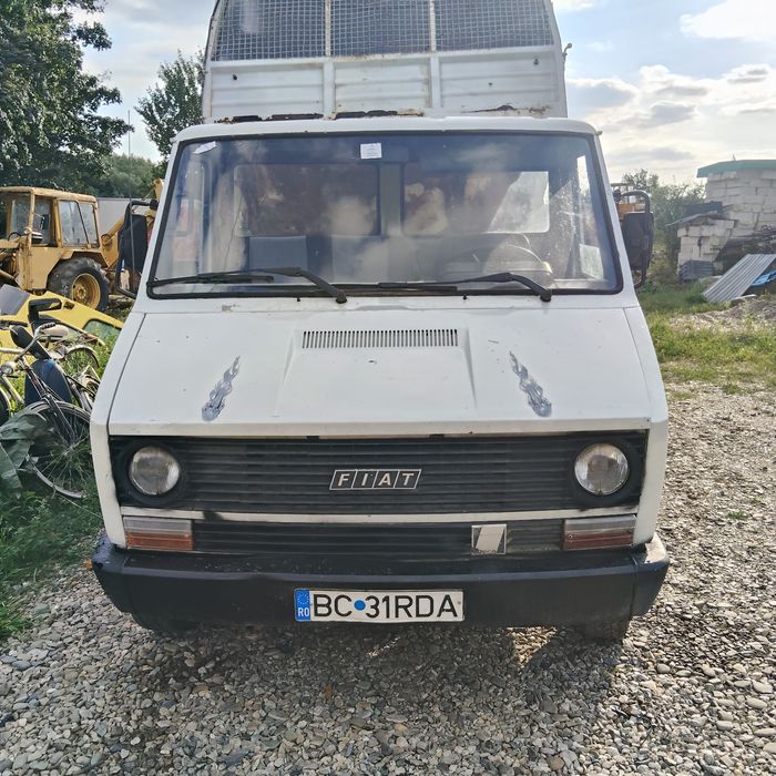 Iveco basculabil trei părți