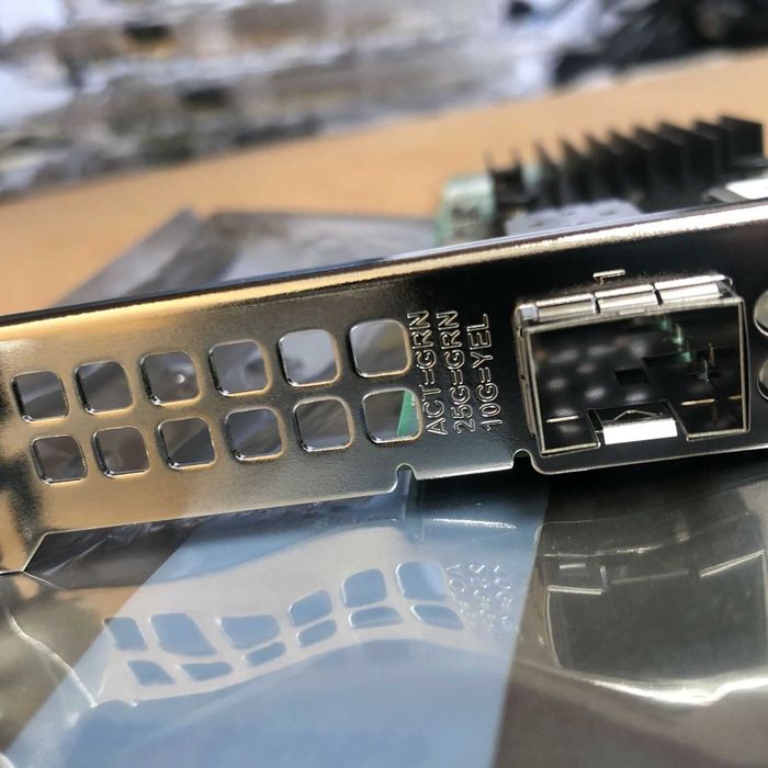LAN Адаптер BCM57414 25Gb/10Gb Ethernet DP SFP28 / SFP+ PCIe 3.0 x8
