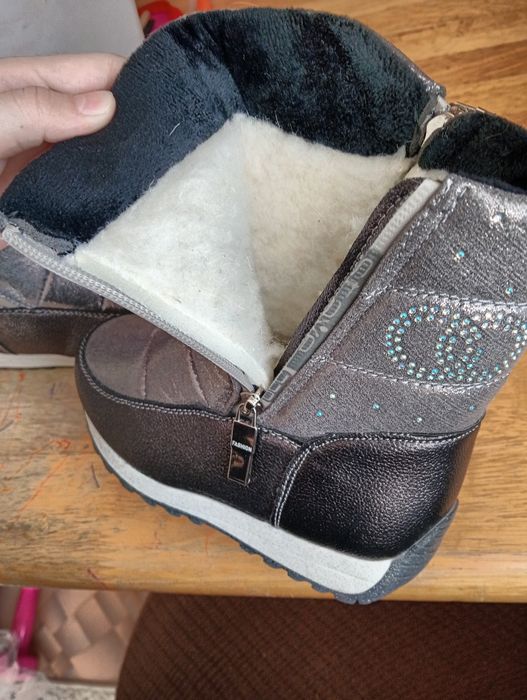 Зимние ботинки обсолютно новые