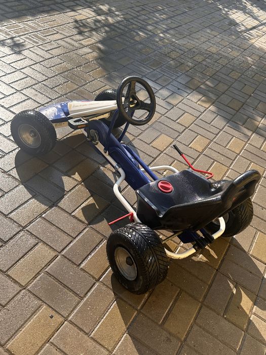 Vand cart cu pedale!