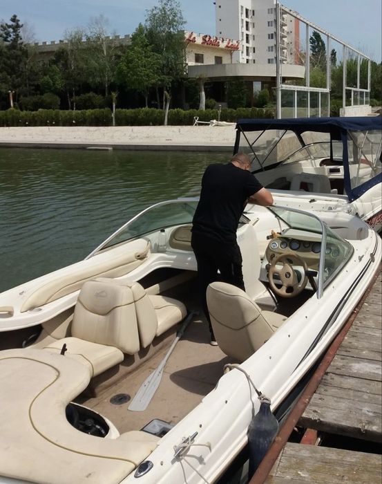 Barca Sea Ray motor inboard Mercruiser f bine intretinuta Lazu • OLX.ro