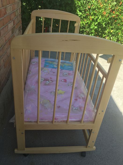 Продам кроватку детскую