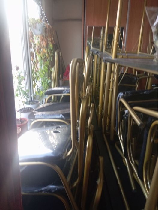 Комплект 1 стол 4 стула 600.000