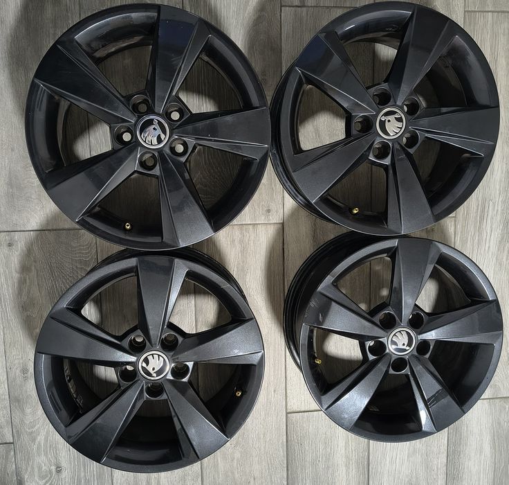 Jante aliaj 15''; ET 38; negru metalizat; Fabia, Polo, Rapid