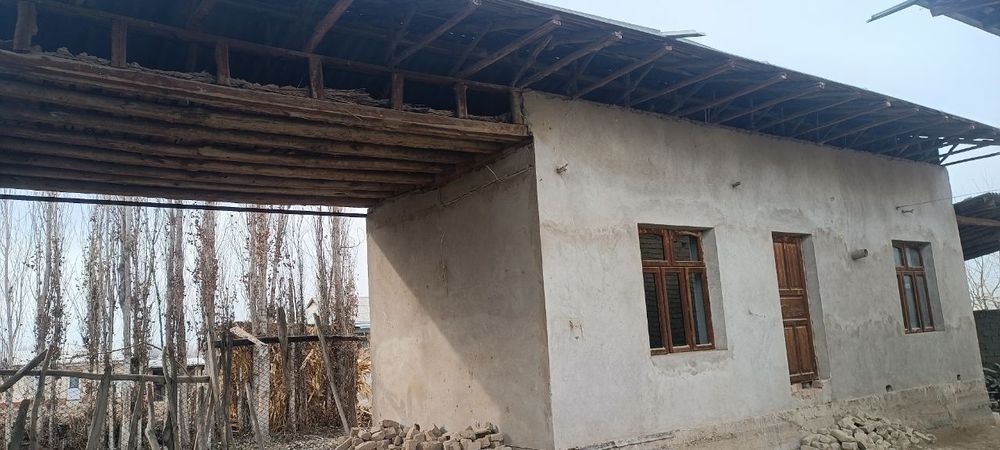 Uchastka sotiladi 12 sotik