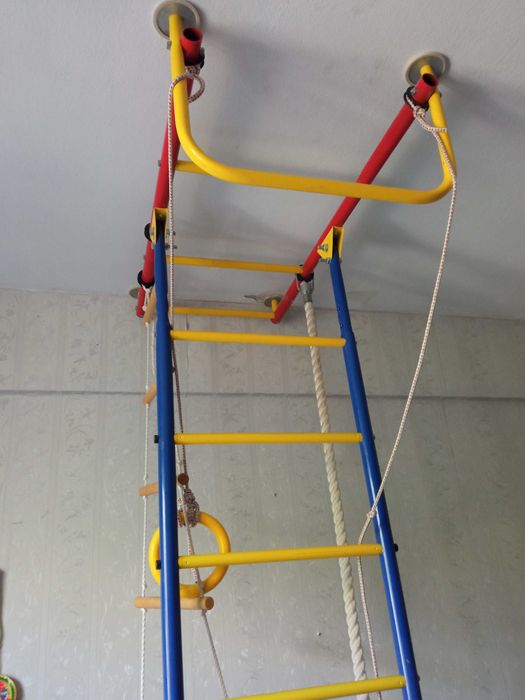 Продам детский спорт.комплекс  20.000