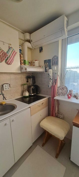 Vând garsonieră renovată, utilată, lângă metrou