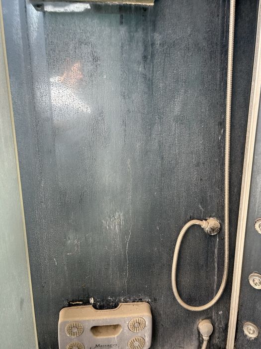 Угловая душевая кабина для дома