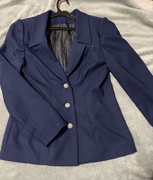 Син дамски костюм