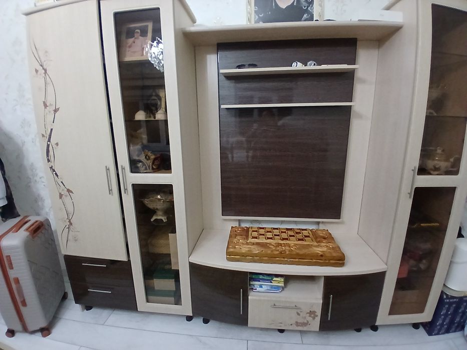 Продам два гарнитура