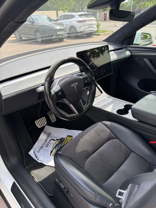 Tesla model y