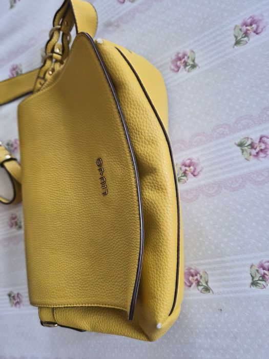 Продавам чанта Liu jo