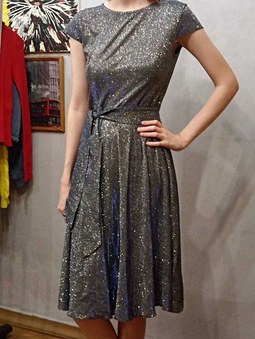 Платье нарядное для девушки