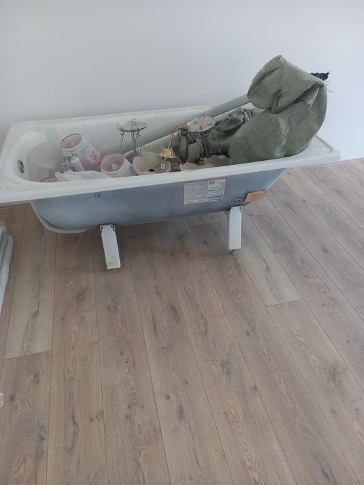 Ванна. Бу. Раковина.Бу