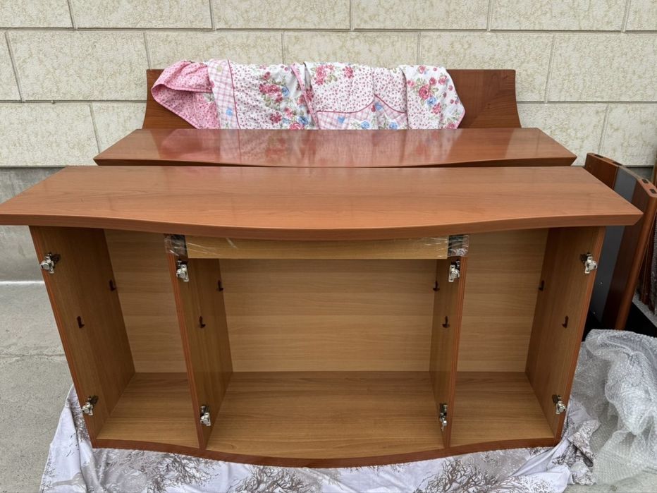 Шкаф из вишневого дерево