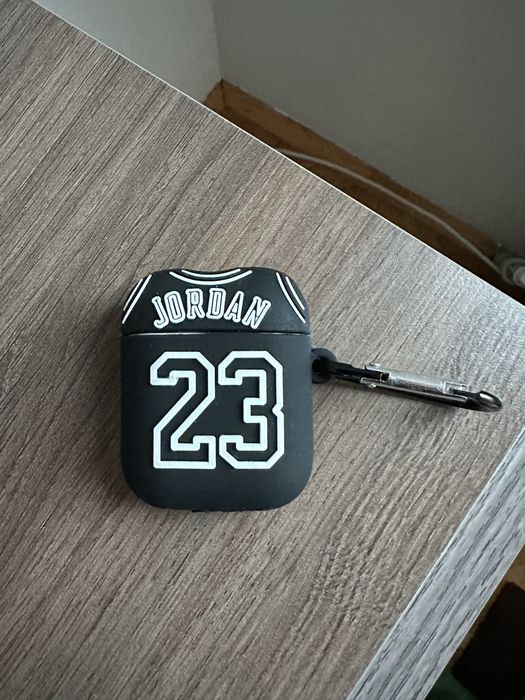 Кейсове за AirPods 1 и AirPods 2